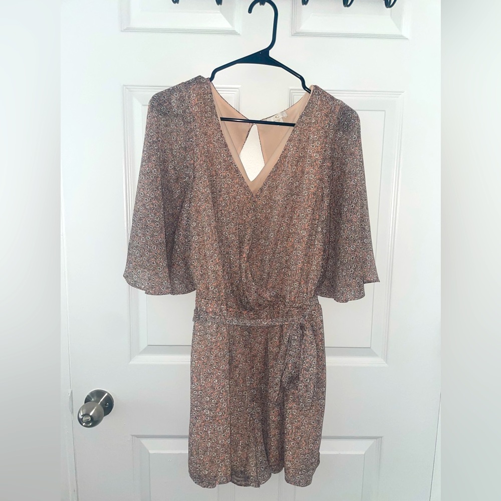 I’m getting rid of new clothes, & worn once at most, enjoy my closet 💕